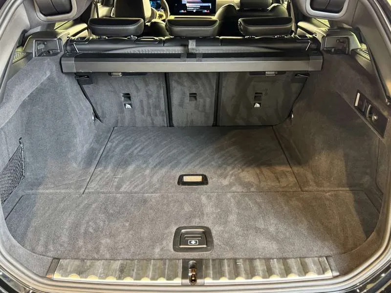 BMW 330 i Touring - MSport/Pano/Leder/ActCruise/Trekh/HiFi Image 14