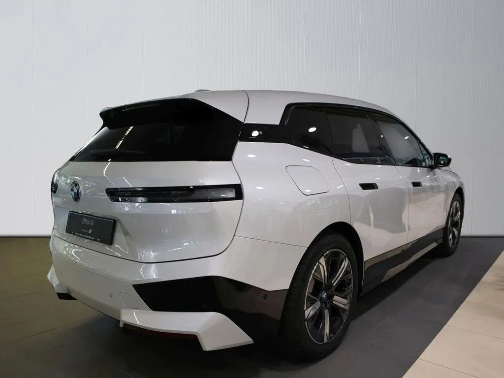 BMW iX  Image 5
